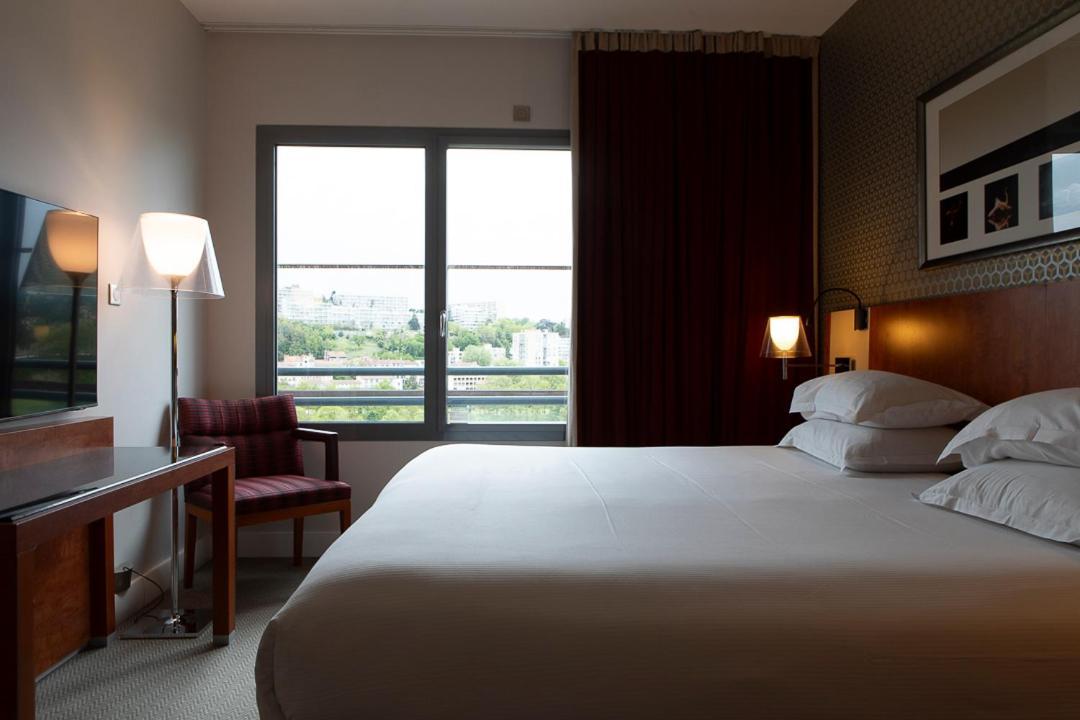 Hotel Crowne Plaza Lyon Parc de la Tête d'Or Exterior foto
